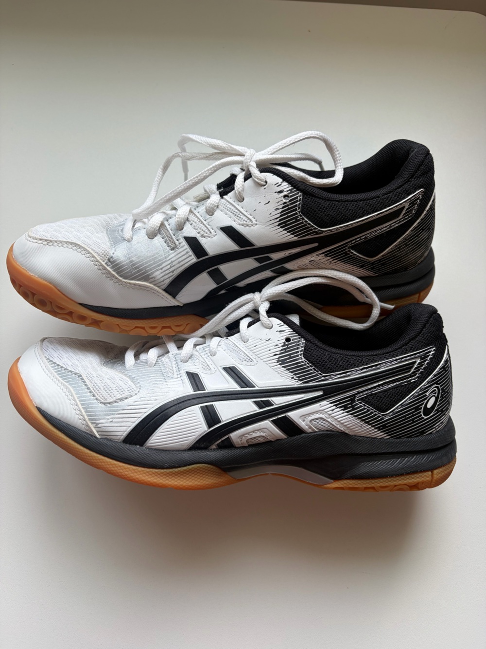ASICS Gel-Rocket Women's Size 8 White Black Volleyball Indoor Court Shoes EUC